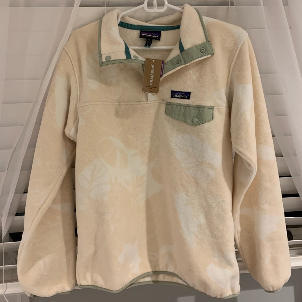 New Patagonia Synchilla Women’s Snap-T Floral